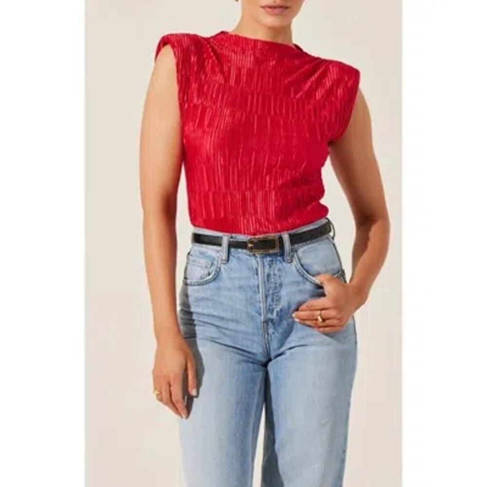 ASTR NWT Red Mock Neck Pilsse Tank Size Small